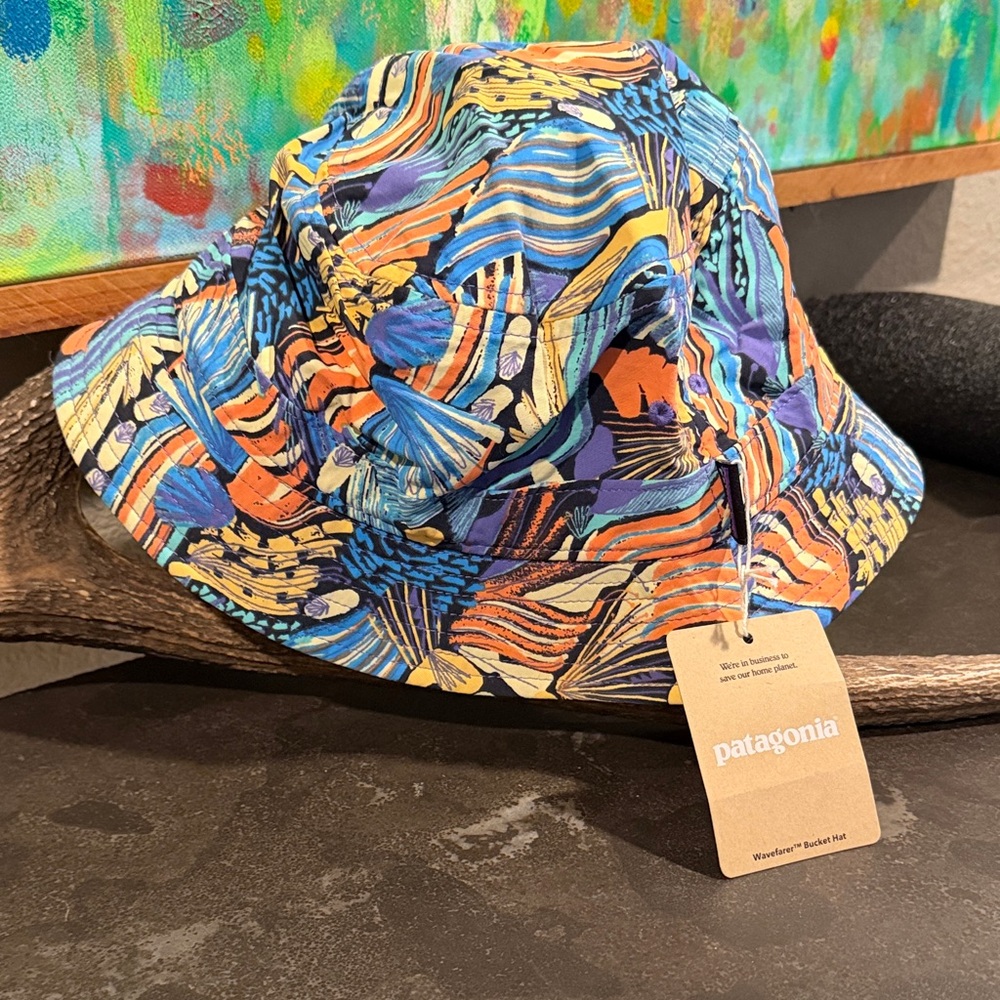 Patagonia Multicolor Abstract Bucket Hat- NWT!